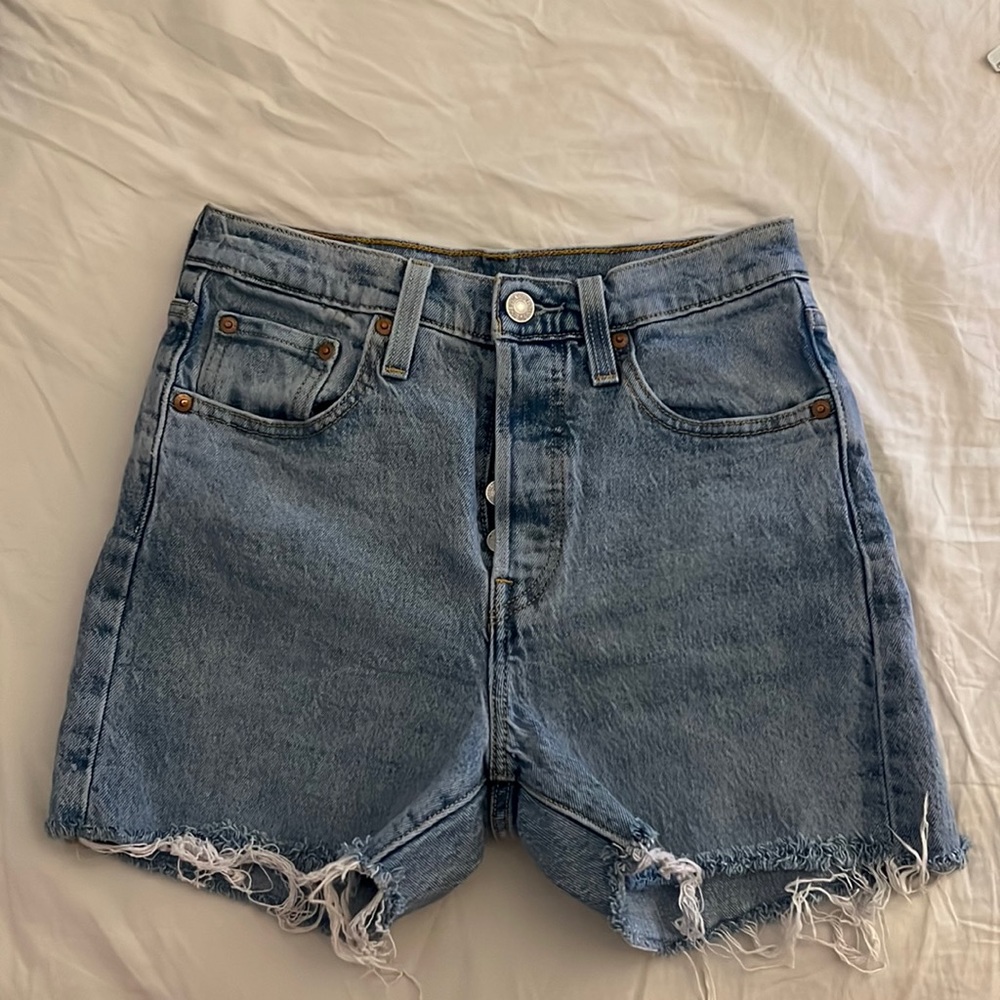 Levi’s 501 S Cut-off Shorts